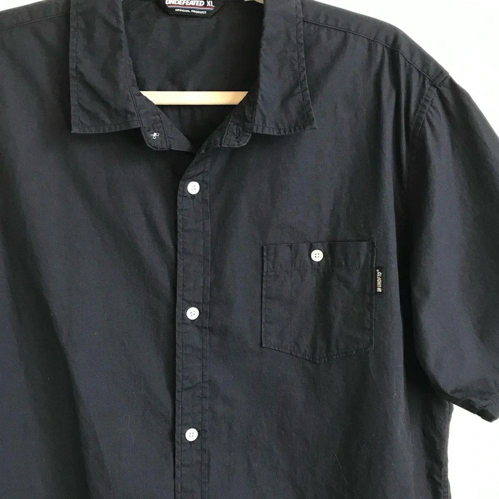 Undefeated Men’s XL Black Short Sleeve Button Up Shirt with chest pocket in EUC - Picture 3 of 14
